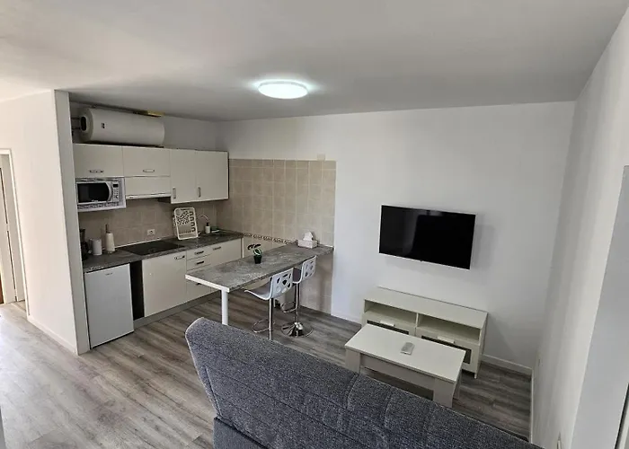 Everything Need Right Here * Лас Гальетас